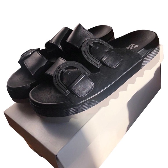 Platform Sandals - Picture 2 of 3